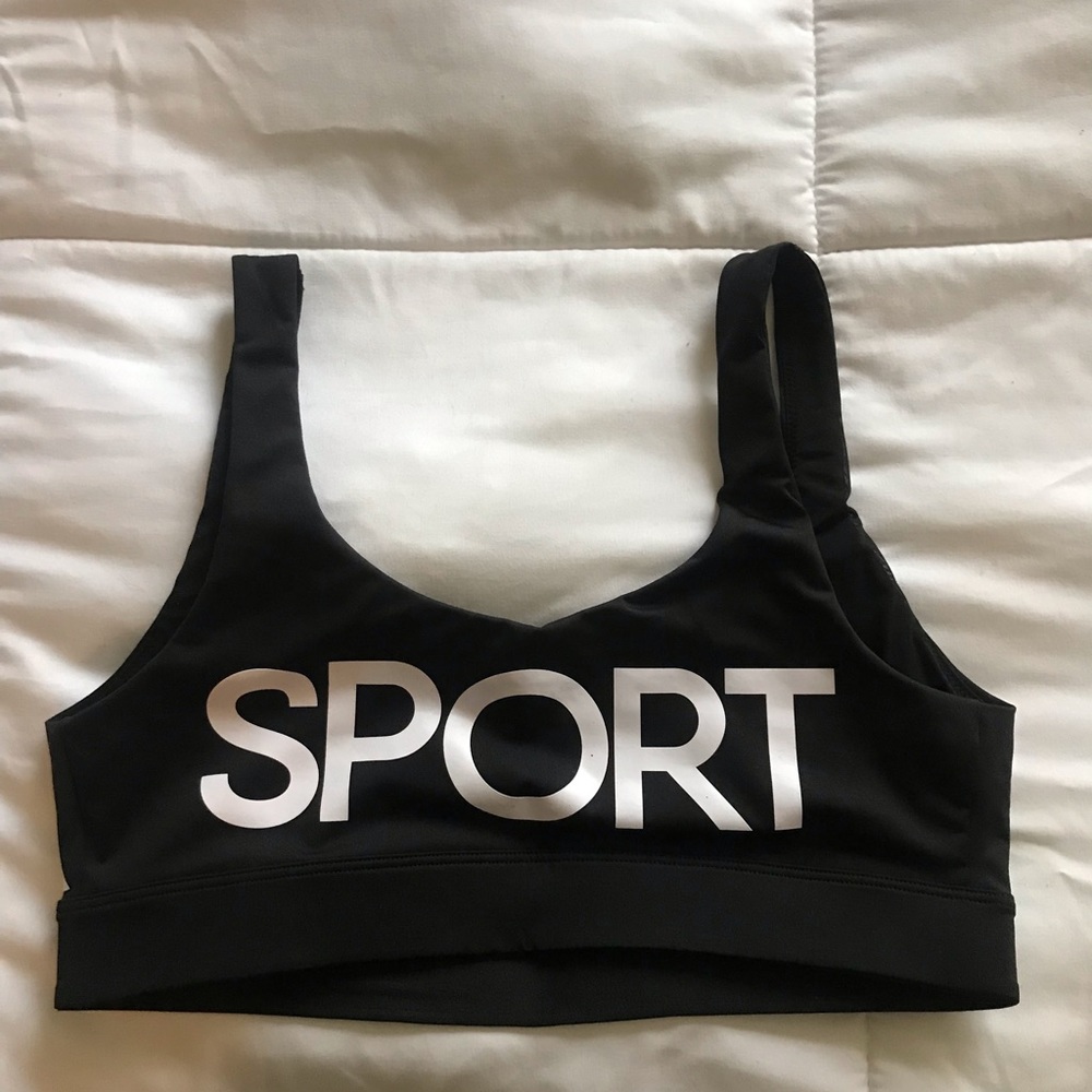 Victoria’s Secret sports bra size M